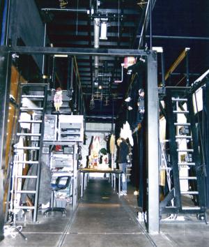 1. Deutschlandtournee Augsburger Puppenkiste 1998/99 - Seitenansicht der Bühne in Funktion